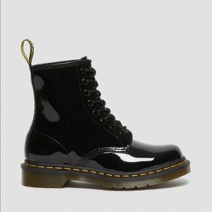 1460 WOMEN'S PATENT LEATHER LACE UP BOOTS